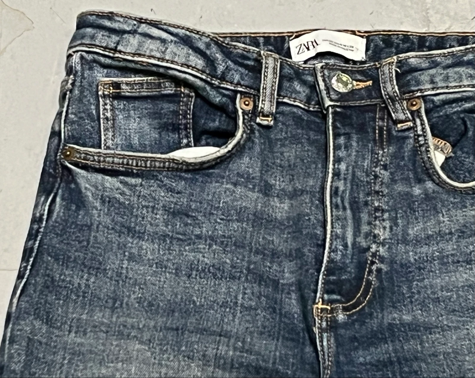 Hoge taille spijkerbroek met uitlopende pijpen – photo 5